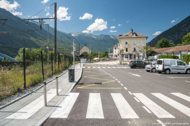 Parvis de la gare de Saint-Avre (Savoie), réalisation EVS : reportage photo urbanisme