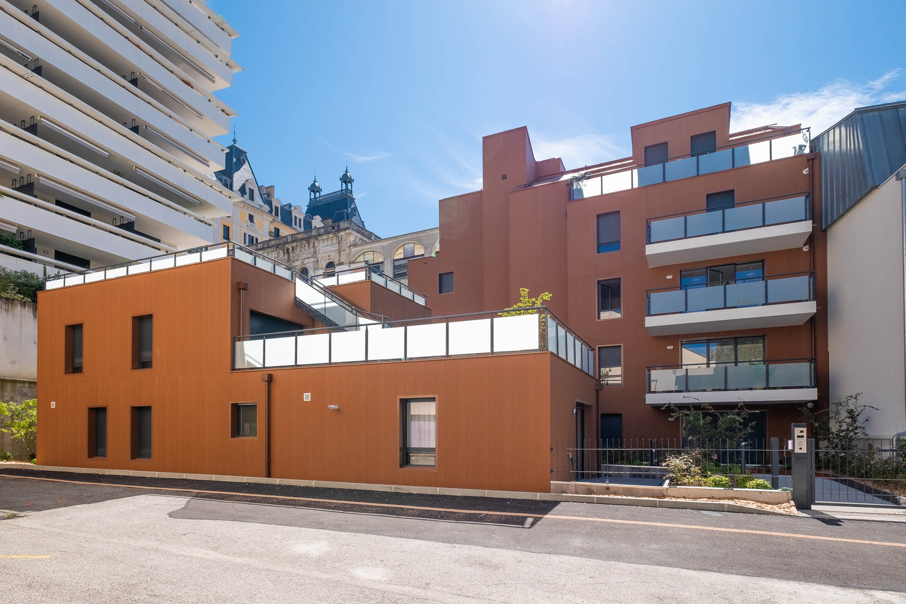 Photographe architecture en Savoie : enveloppe du bâtiment à Aix-les-bains