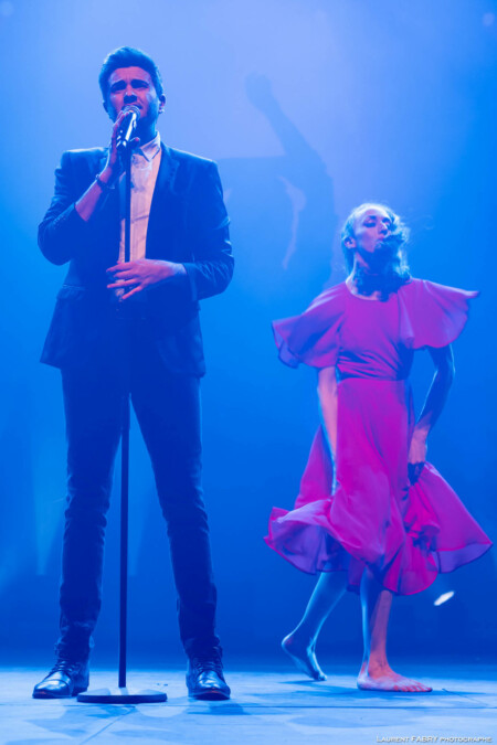 Photographe événementiel en Savoie : chanson et danse lors du spectacle des jojos