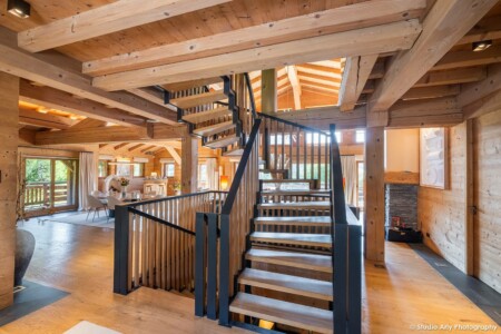 Escalier de ce chalet de luxe à Megève