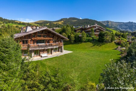 chalet de luxe à Megève : jardin et vue vers le Mont d'Arbois