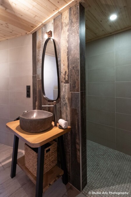 Salle de bain dans un chalet de montagne en Haute Tarentaise (Montvalezan)